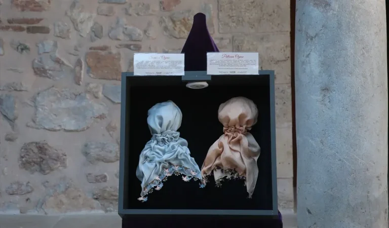 Tokat'ta 'Taşa İnat İnce Sanat ve Söz Uçar Oya Kalır' Sergisi Açıldı Tokat'ta 'Taşa İnat İnce Sanat ve Söz Uçar Oya Kalır' Sergisi Açıldı