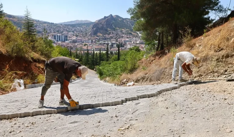 Tokat Belediyesi Ali Mezarlığı&apos;nda Ulaşım Kolaylığı Sağladı